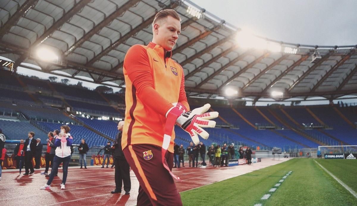 "Барселона" ищет спасение от банкротства – голкипер тер Стеген может перейти в "Баварию" "Барселона" ищет спасение от банкротства – голкипер тер Стеген может перейти в "Баварию"