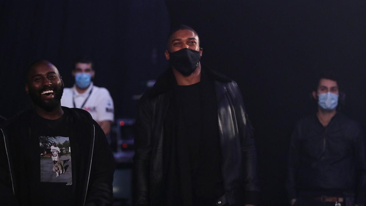 Джошуа розповів, чому відвідав бій Усика Джошуа розповів, чому відвідав бій Усика