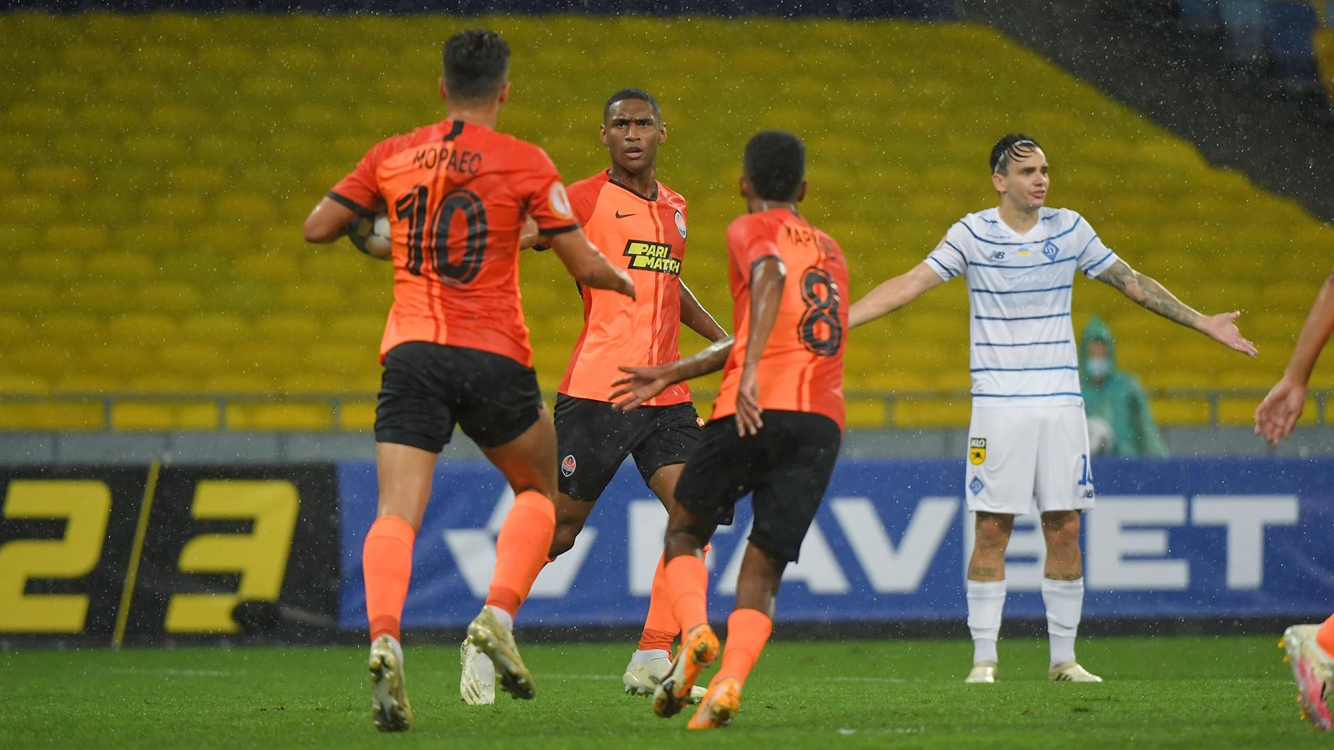 "Динамо" просило перенести матч з "Шахтарем" "Динамо" просило перенести матч з "Шахтарем"