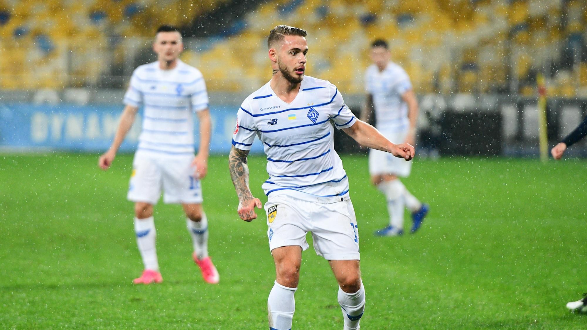 "Динамо" официально подтвердило COVID-19 у 3 игроков: всего 12 больных перед матчем с "Шахтером" "Динамо" официально подтвердило COVID-19 у 3 игроков: всего 12 больных перед матчем с "Шахтером"