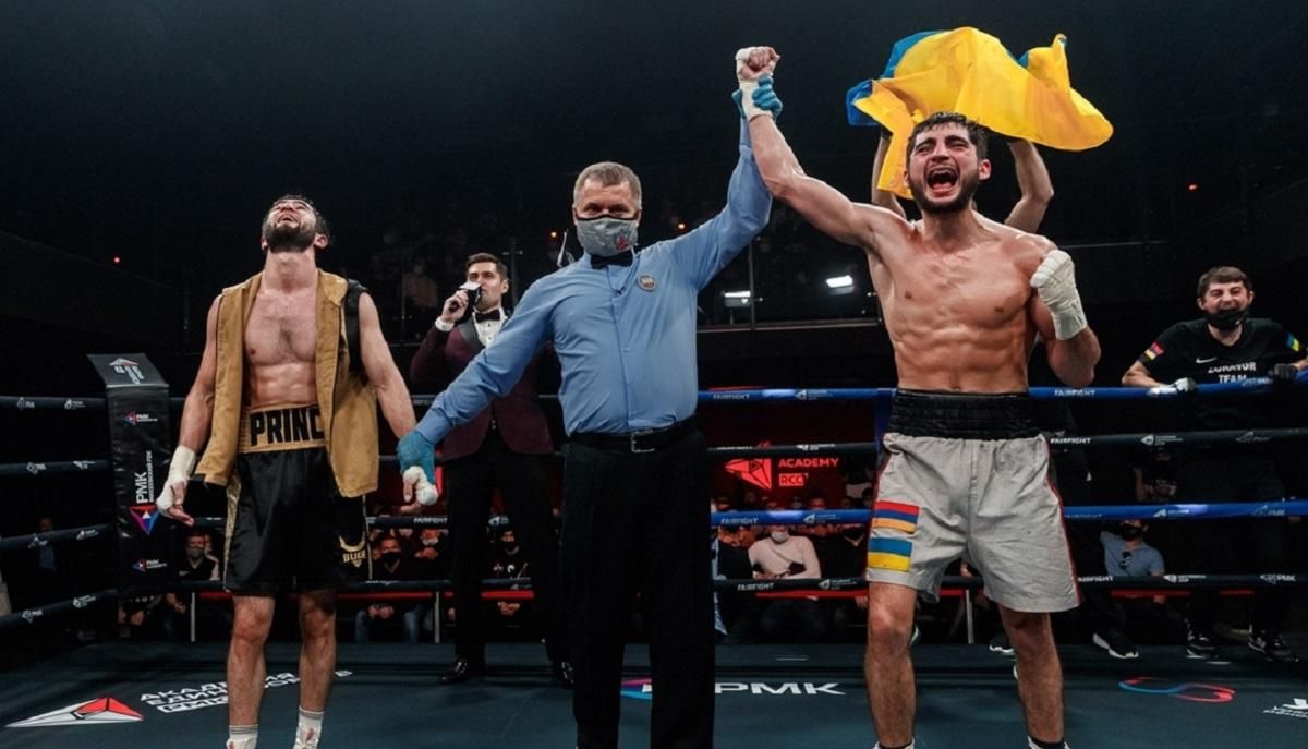 Непереможний українець Петросян у жорсткому поєдинку переміг узбека у Росії: відео Непереможний українець Петросян у жорсткому поєдинку переміг узбека у Росії: відео