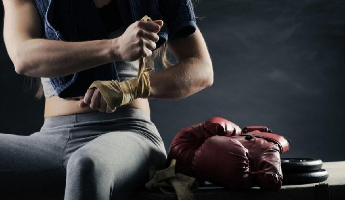 Американка смертельным хуком отправила соперницу в глубокий нокаут: видео Американка смертельным хуком отправила соперницу в глубокий нокаут: видео