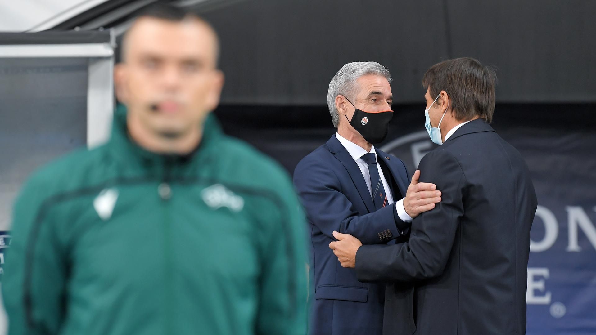 УЕФА дисквалифицировал тренера Шахтера Луиша Каштру в Лиге чемпионов УЕФА дисквалифицировал тренера Шахтера Луиша Каштру в Лиге чемпионов