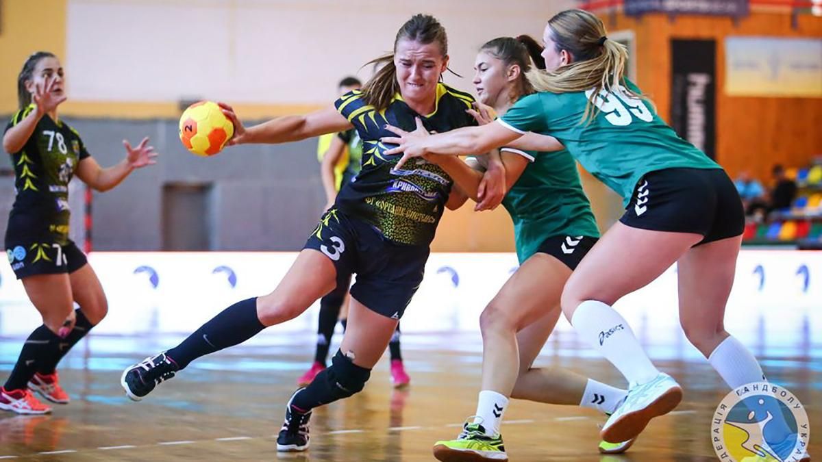 Матч женского чемпионата Украины по гандболу закончился массовой дракой: видео Матч женского чемпионата Украины по гандболу закончился массовой дракой: видео