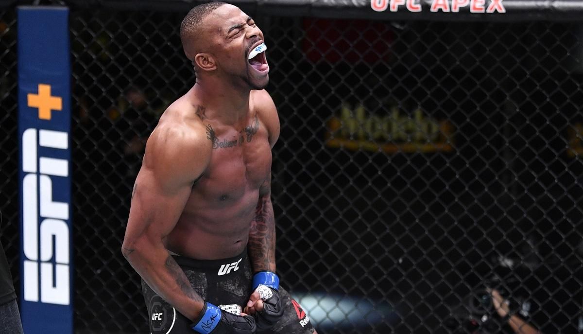 Американець відправив суперника у глибокий нокаут: ганець 10 хвилин був без свідомості – відео Американець відправив суперника у глибокий нокаут: ганець 10 хвилин був без свідомості – відео