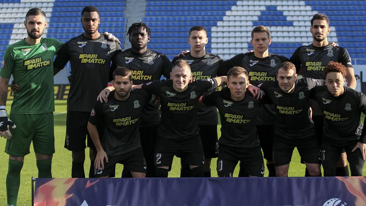 В футбольном клубе Олимпик массовая вспышка COVID-19 В футбольном клубе Олимпик массовая вспышка COVID-19