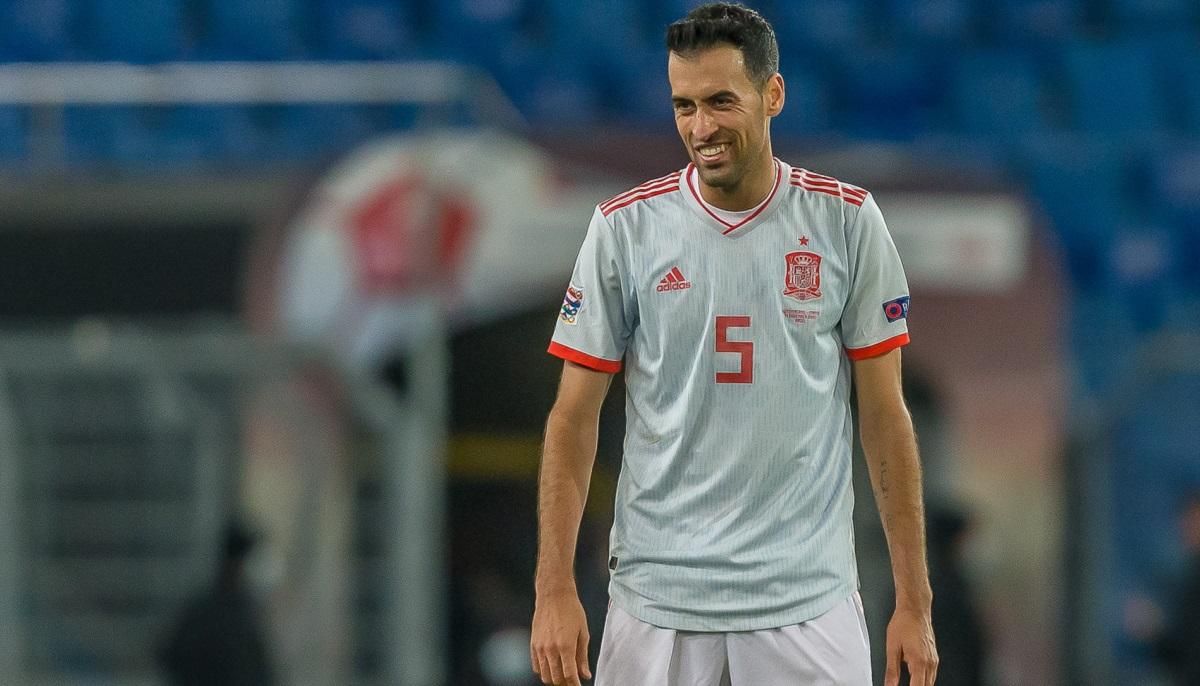 В "Барселоне" очередная потеря: ключевой опорник не сыграет против "Динамо" в ЛЧ В "Барселоне" очередная потеря: ключевой опорник не сыграет против "Динамо" в ЛЧ