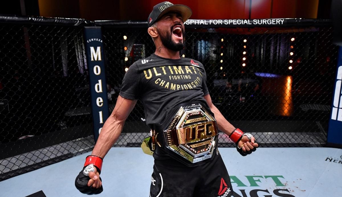 Фигейреду смертельным приемом победил Переса в первом раунде UFC 255: видео Фигейреду смертельным приемом победил Переса в первом раунде UFC 255: видео