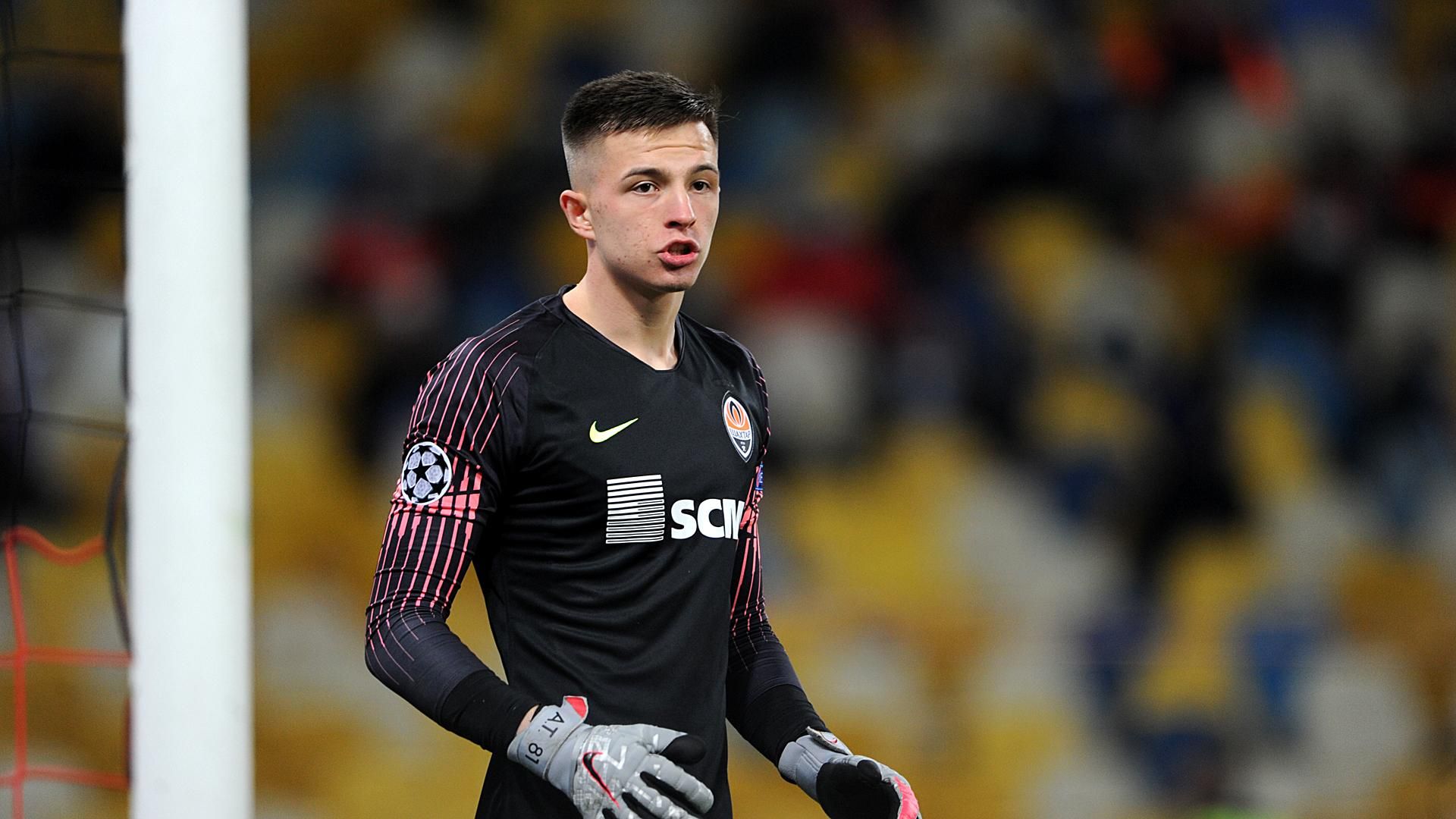 Нещерет или Трубин: вратари "Динамо" и "Шахтера" соревнуются за лучший сейв в Лиге чемпионов Нещерет или Трубин: вратари "Динамо" и "Шахтера" соревнуются за лучший сейв в Лиге чемпионов