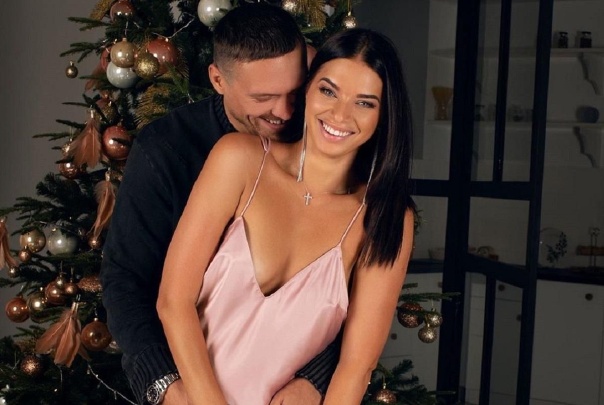 Усик рассказал о "взрослых играх" с женой после долгой разлуки: видео Усик рассказал о "взрослых играх" с женой после долгой разлуки: видео