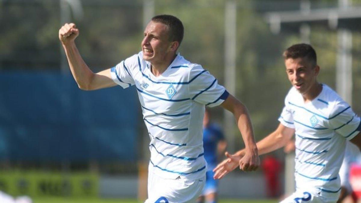 Украинский Месси: талант "Динамо" обыграл 6 соперников и забил гол-шедевр – видео Украинский Месси: талант "Динамо" обыграл 6 соперников и забил гол-шедевр – видео