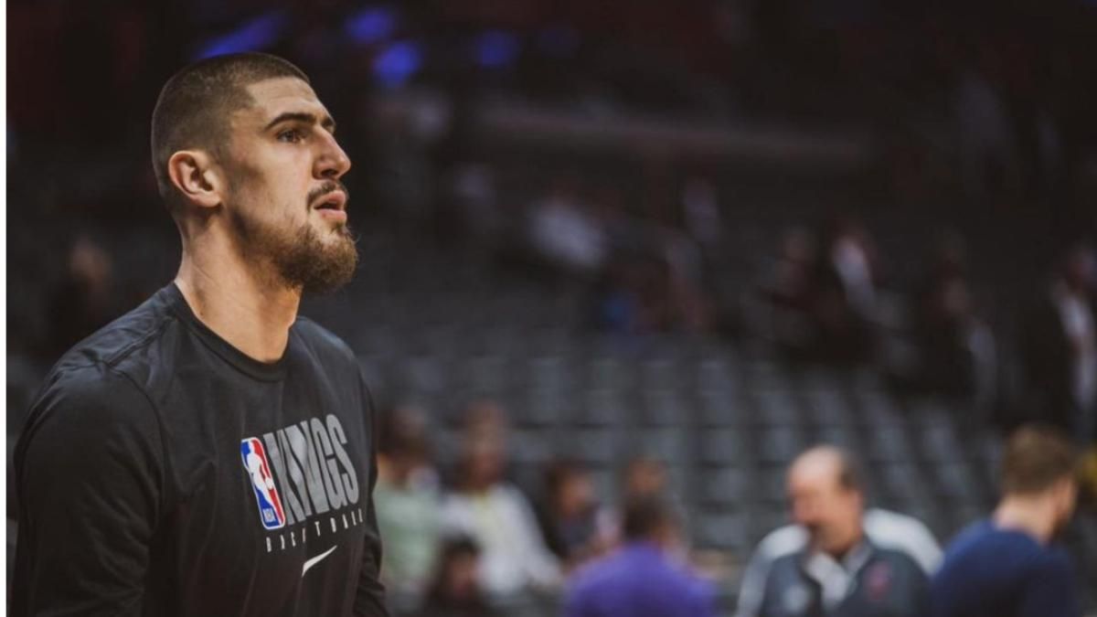 Український баскетболіст Олексій Лень офіційно перейшов у "Торонто" Український баскетболіст Олексій Лень офіційно перейшов у "Торонто"