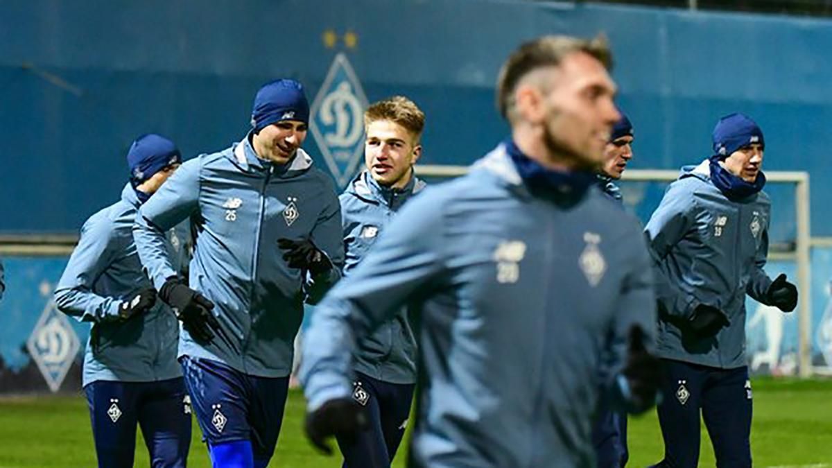 "Динамо" заявило двух юных игроков на матч против "Барселоны" "Динамо" заявило двух юных игроков на матч против "Барселоны"