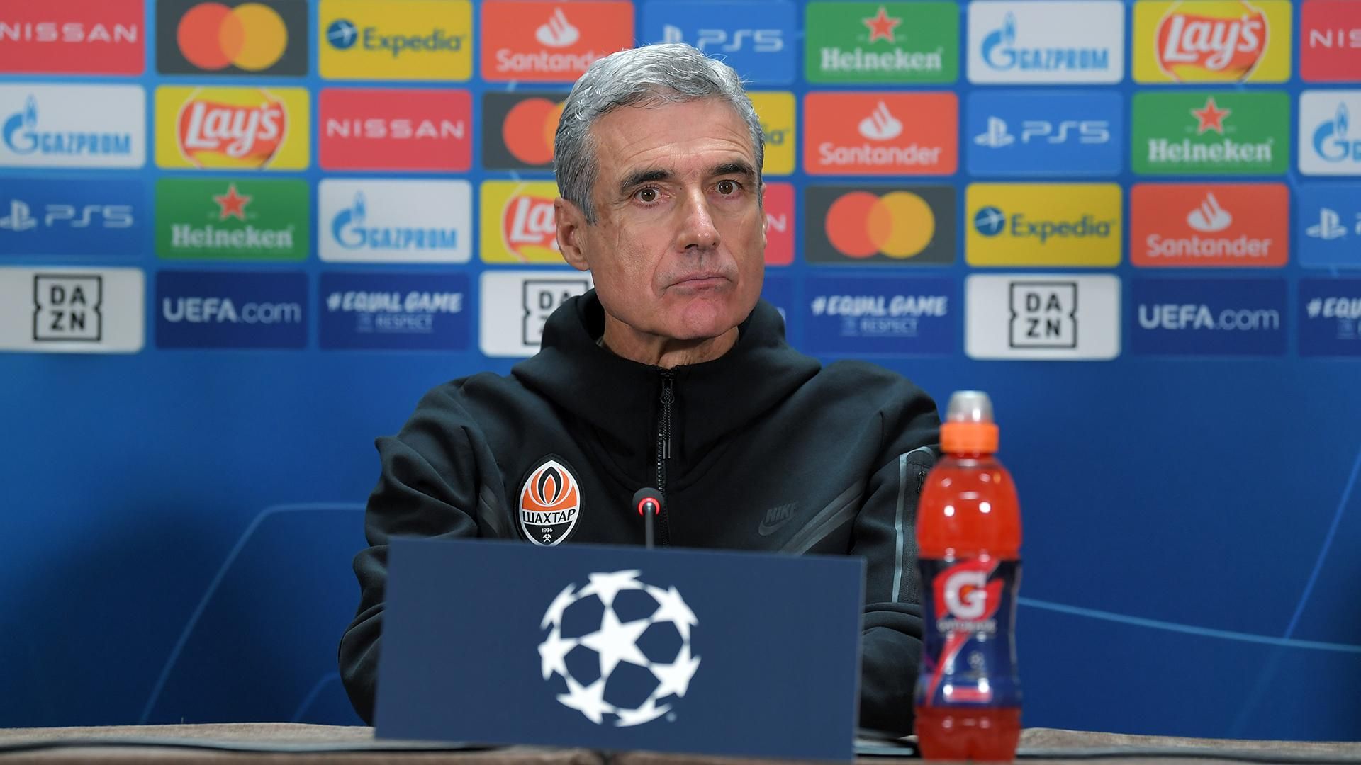 Тренер "Шахтаря" Каштру назвав причини розгрому в попередньому матчі проти "Боруссії" Тренер "Шахтаря" Каштру назвав причини розгрому в попередньому матчі проти "Боруссії"