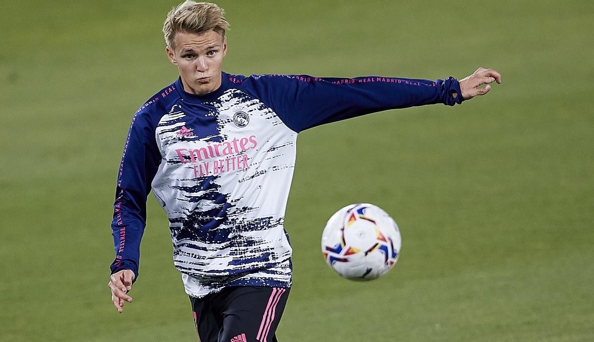 Пошив у дурні: як гравець "Реала" ефектно обіграв оборонців та голкіпера Луніна – відео Пошив у дурні: як гравець "Реала" ефектно обіграв оборонців та голкіпера Луніна – відео