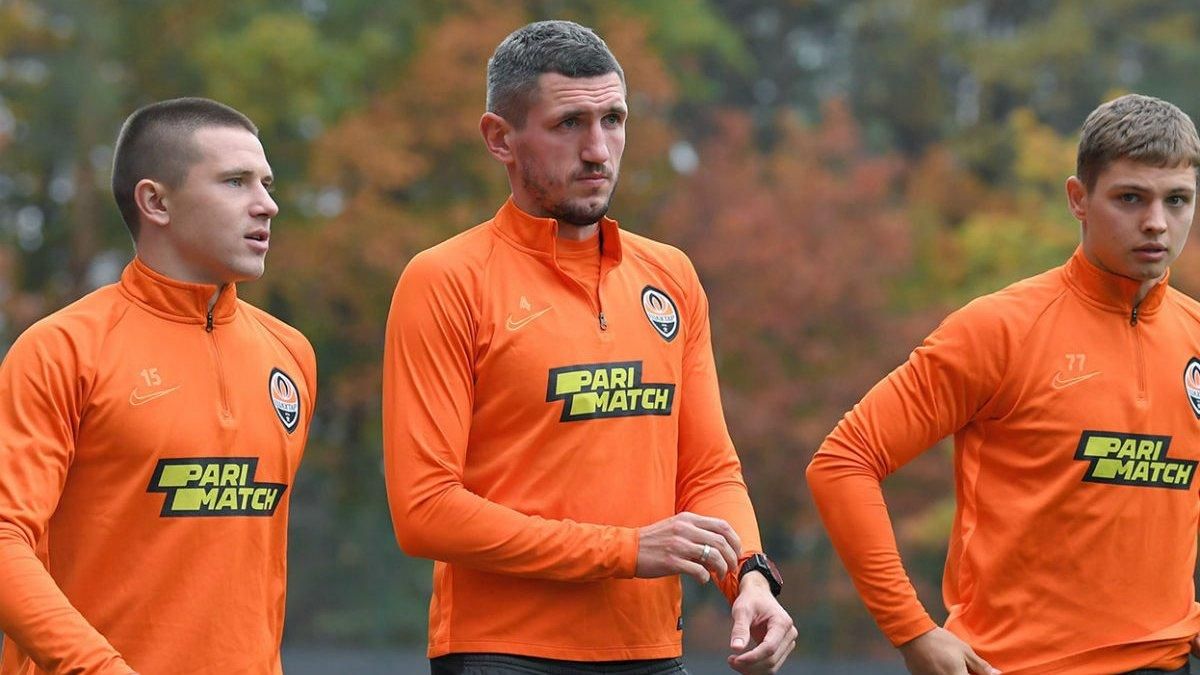 У "Шахтаря" серйозні кадрові проблеми перед матчем з "Реалом": травмовані 7 футболістів У "Шахтаря" серйозні кадрові проблеми перед матчем з "Реалом": травмовані 7 футболістів