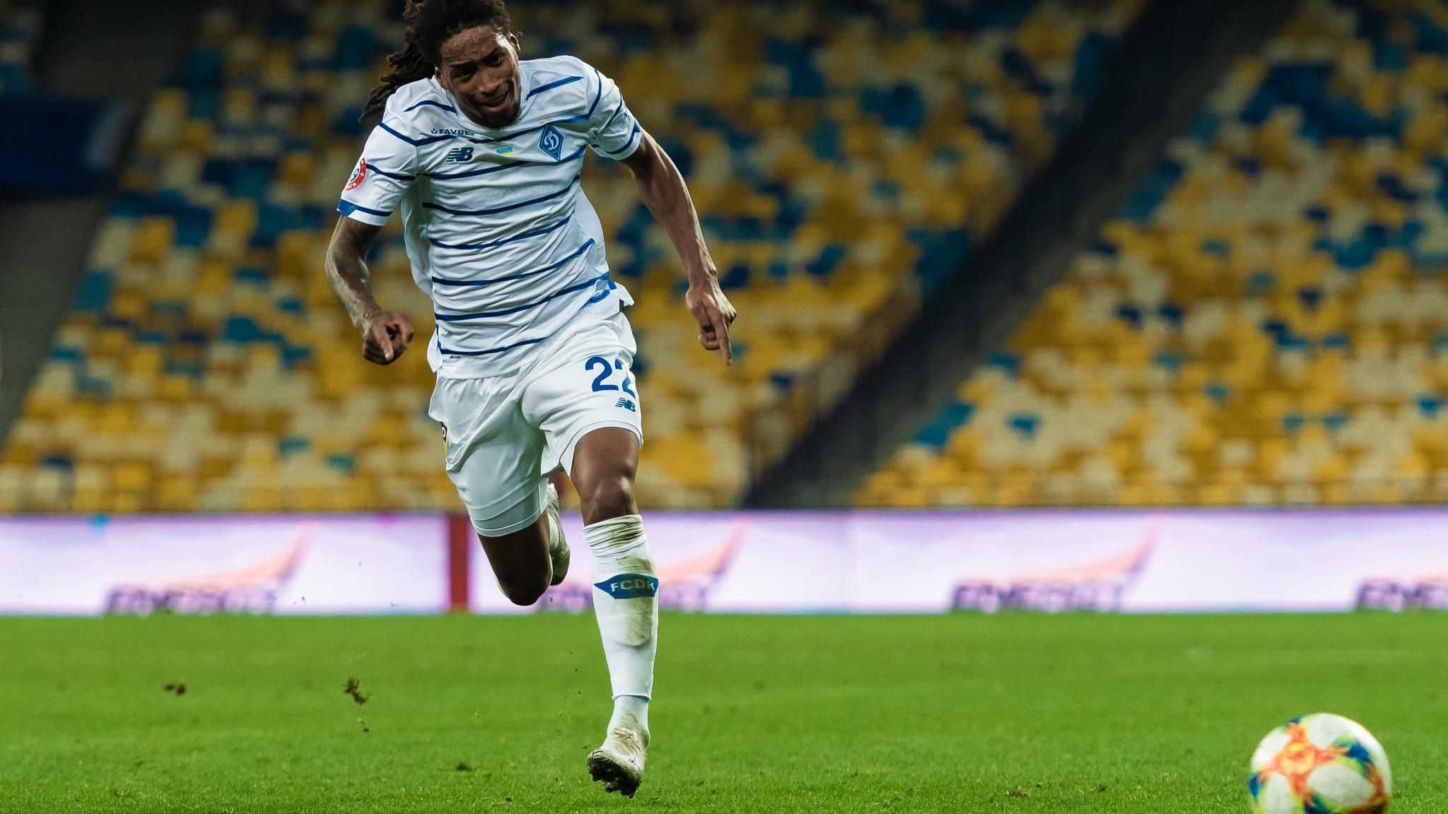 Стало известно кто из игроков Динамо получил футболку Роналду после матча с Ювентусом Стало известно кто из игроков Динамо получил футболку Роналду после матча с Ювентусом