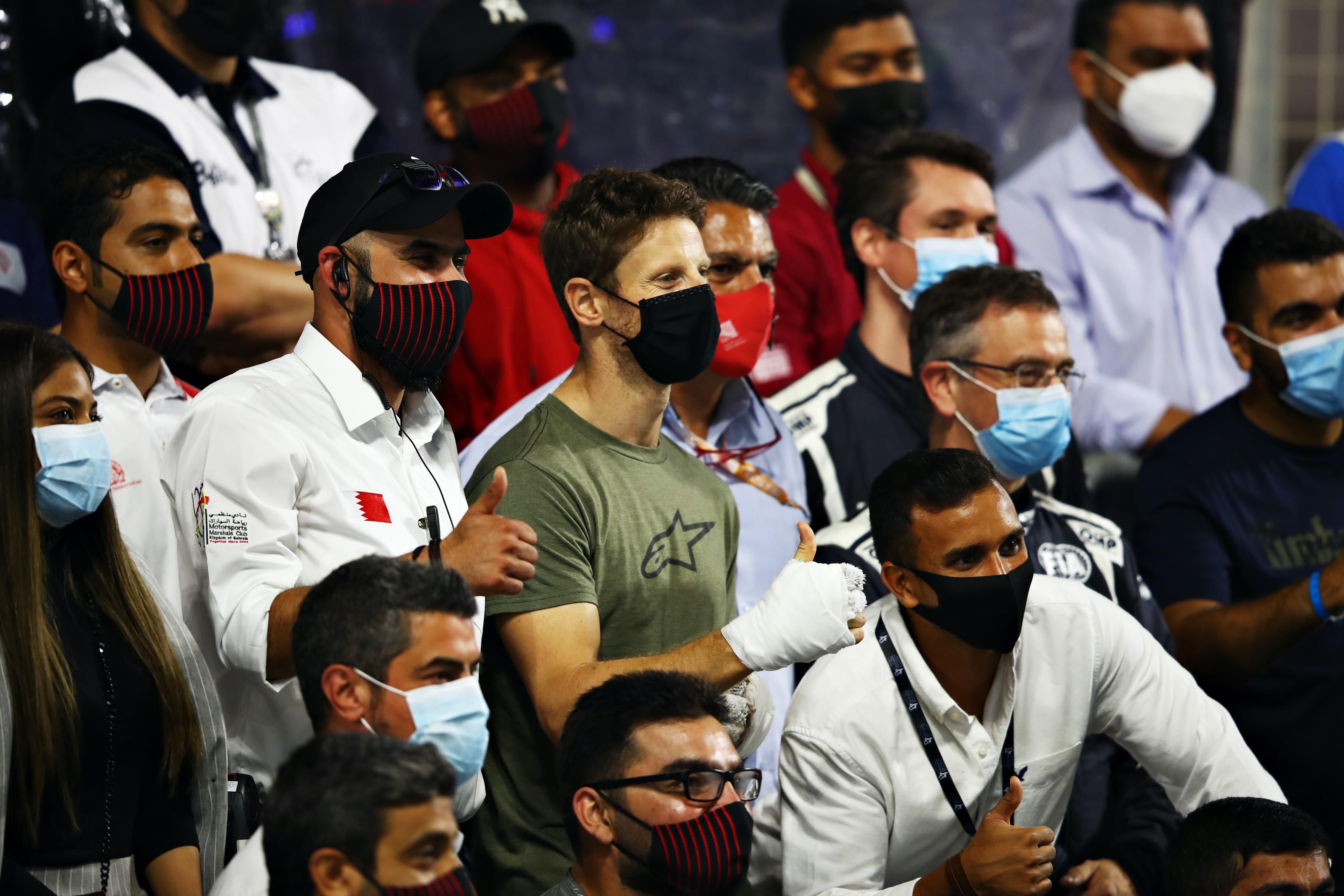 Встреча Грожана со своими спасителями после смертельной аварии на Формуле-1: трогательное видео Встреча Грожана со своими спасителями после смертельной аварии на Формуле-1: трогательное видео