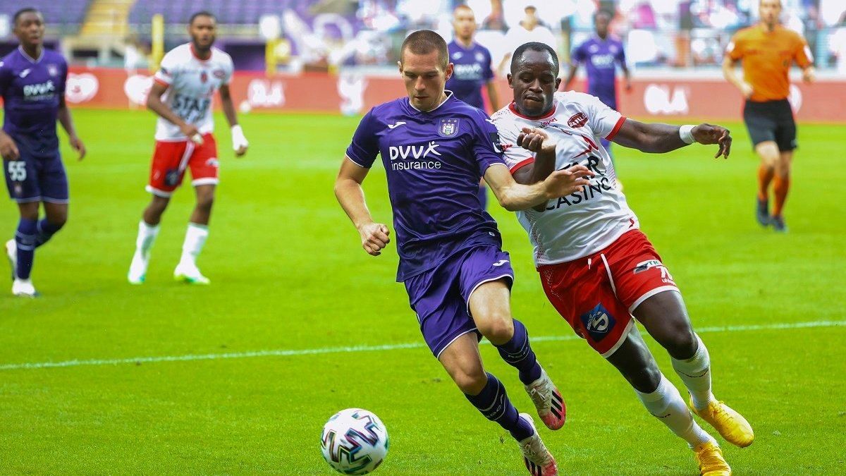 Андерлехт Михайличенко позорно упустил победу над аутсайдером в Бельгии: видео Андерлехт Михайличенко позорно упустил победу над аутсайдером в Бельгии: видео