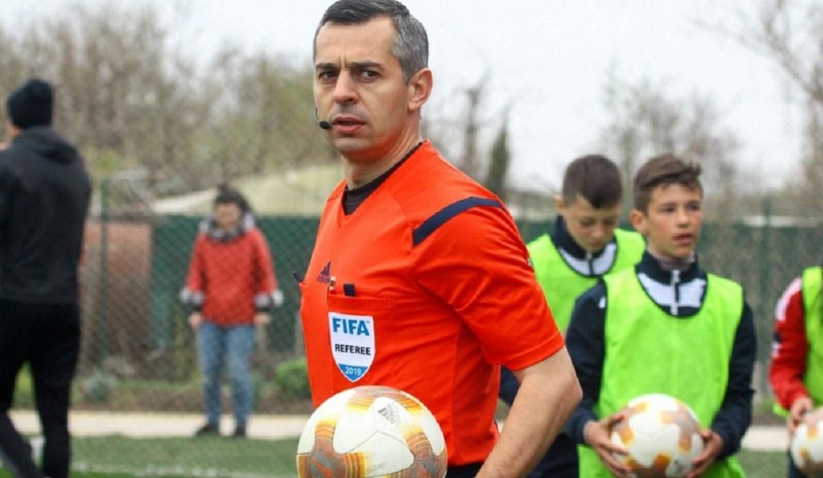 Ужасная ошибка: арбитр не засчитал гол в ворота Львова, чтобы назначить в них пенальти – відео Ужасная ошибка: арбитр не засчитал гол в ворота Львова, чтобы назначить в них пенальти – відео