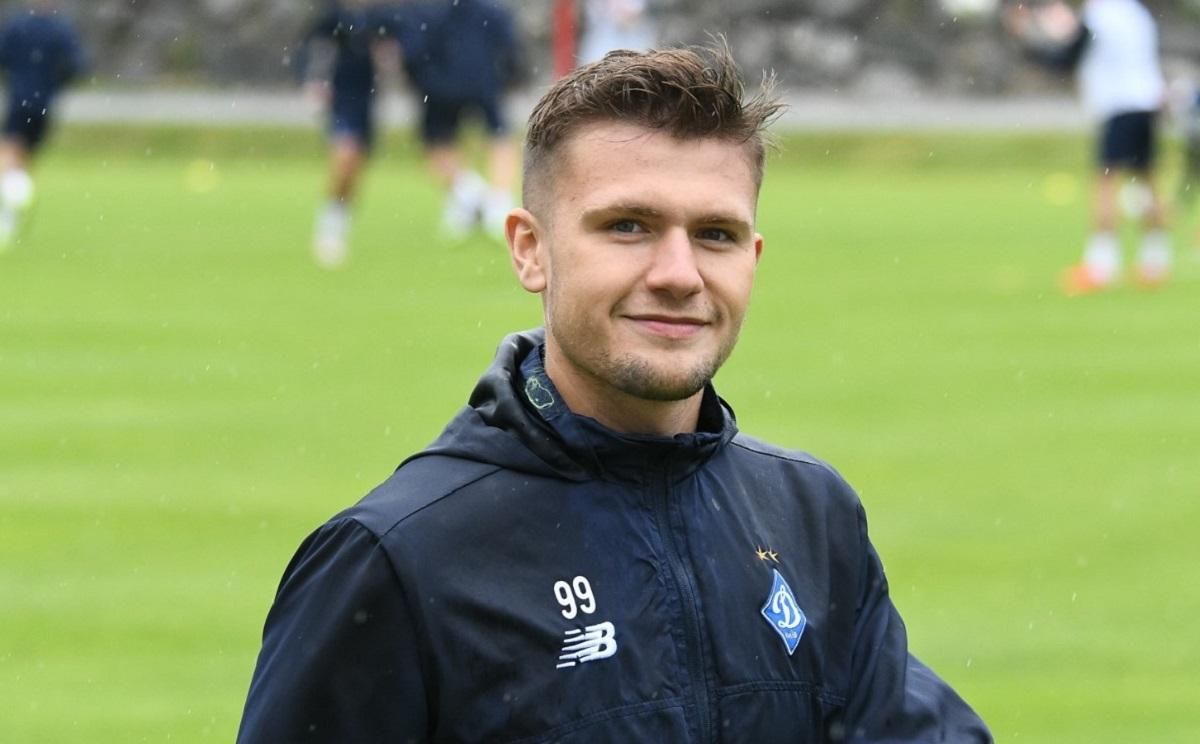 Футболісту Динамо стало погано на тренуванні через COVID-19: деталі Футболісту Динамо стало погано на тренуванні через COVID-19: деталі