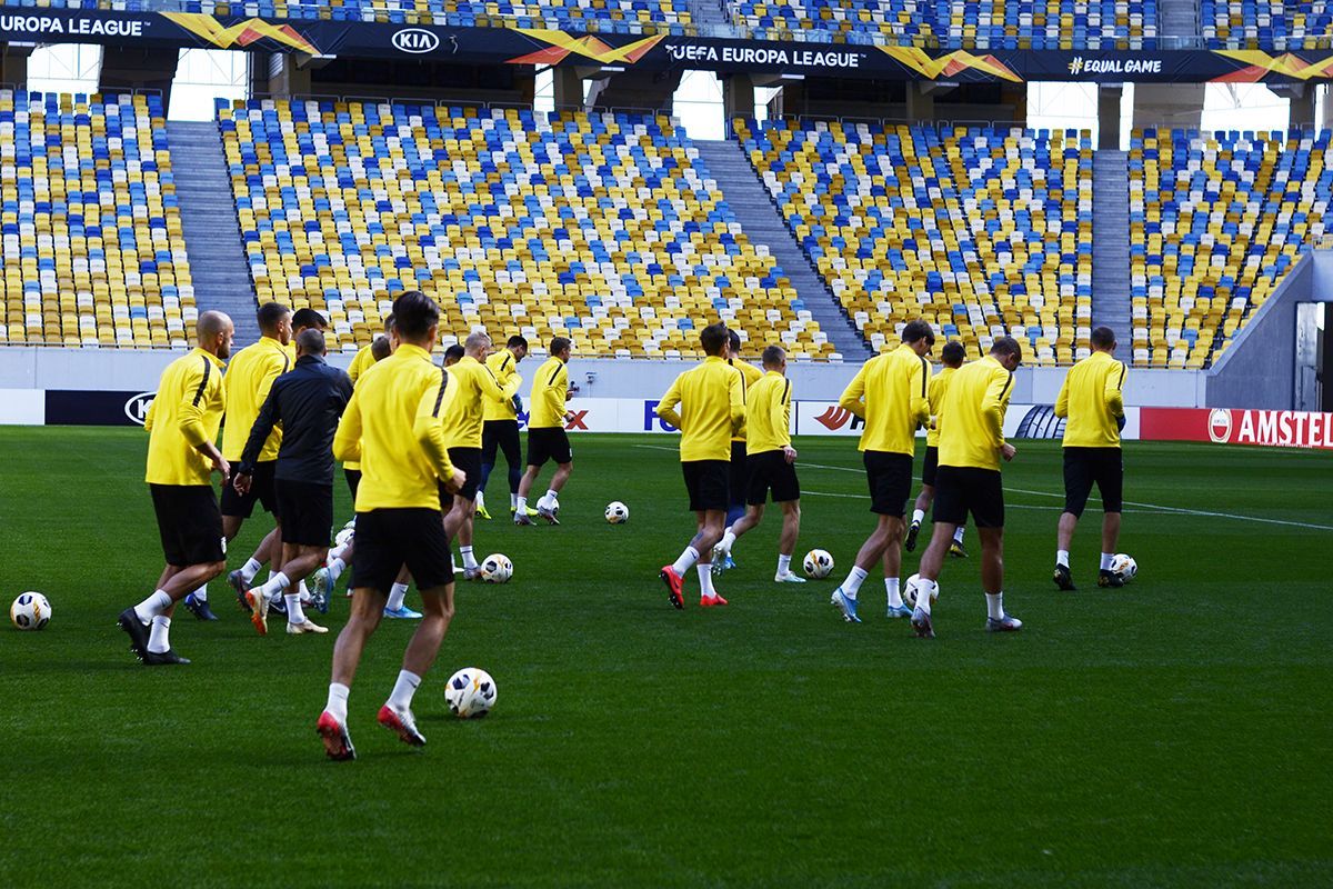 Провідні клуби УПЛ мають борги по зарплаті перед футболістами Провідні клуби УПЛ мають борги по зарплаті перед футболістами