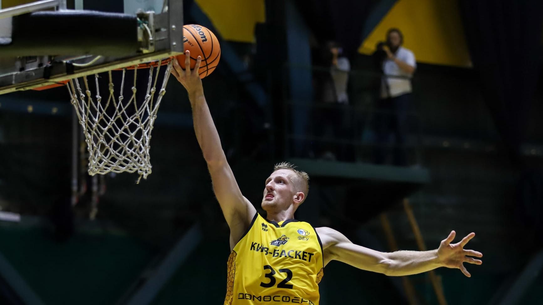 В Україні зупиняють всі баскетбольні змагання: держава не виділила обіцяних грошей В Україні зупиняють всі баскетбольні змагання: держава не виділила обіцяних грошей