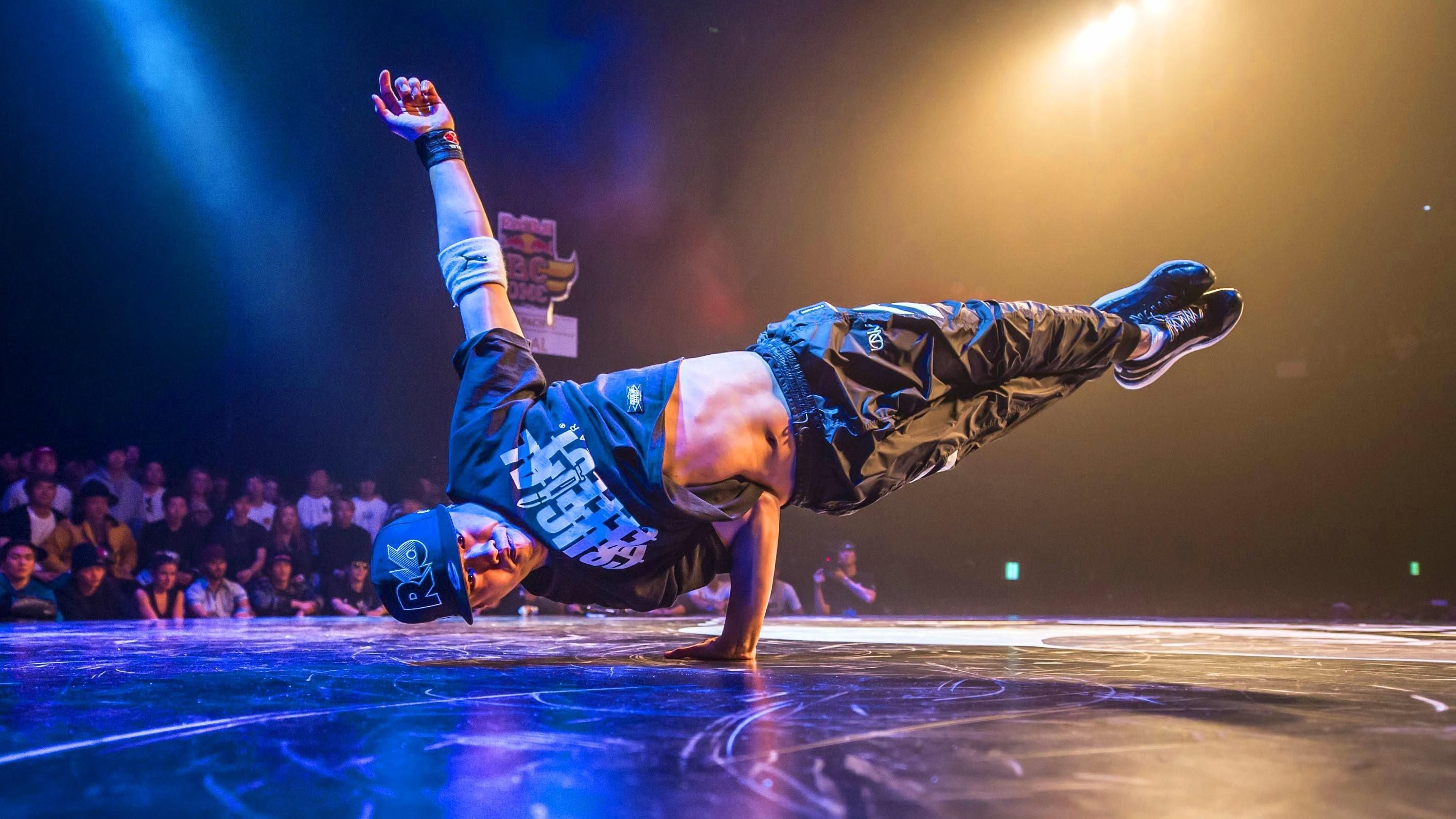 Брейк-данс и серфинг официально включили в программу Олимпиады-2024 Брейк-данс и серфинг официально включили в программу Олимпиады-2024