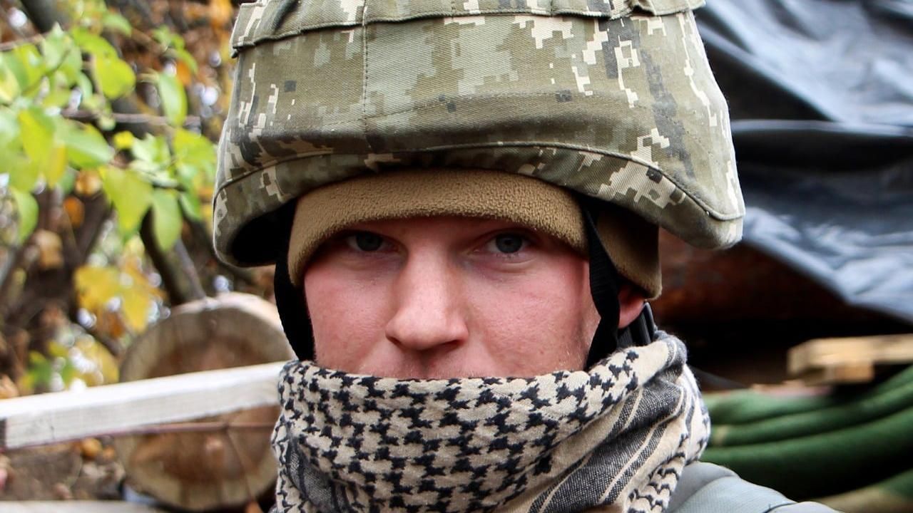 Игрок молодежной сборной вместо карьеры футболиста выбрал морскую пехоту и ушел на фронт Игрок молодежной сборной вместо карьеры футболиста выбрал морскую пехоту и ушел на фронт