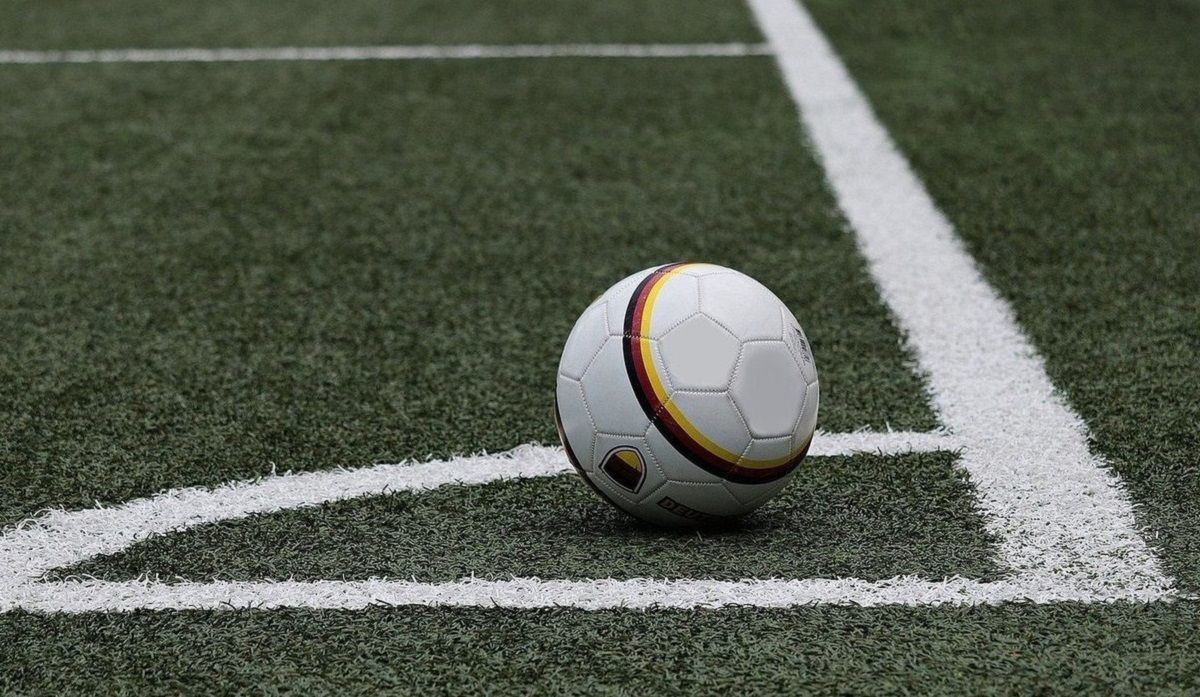 Космическая траектория: как футболистка прямым ударом с углового забила гол – видео Космическая траектория: как футболистка прямым ударом с углового забила гол – видео