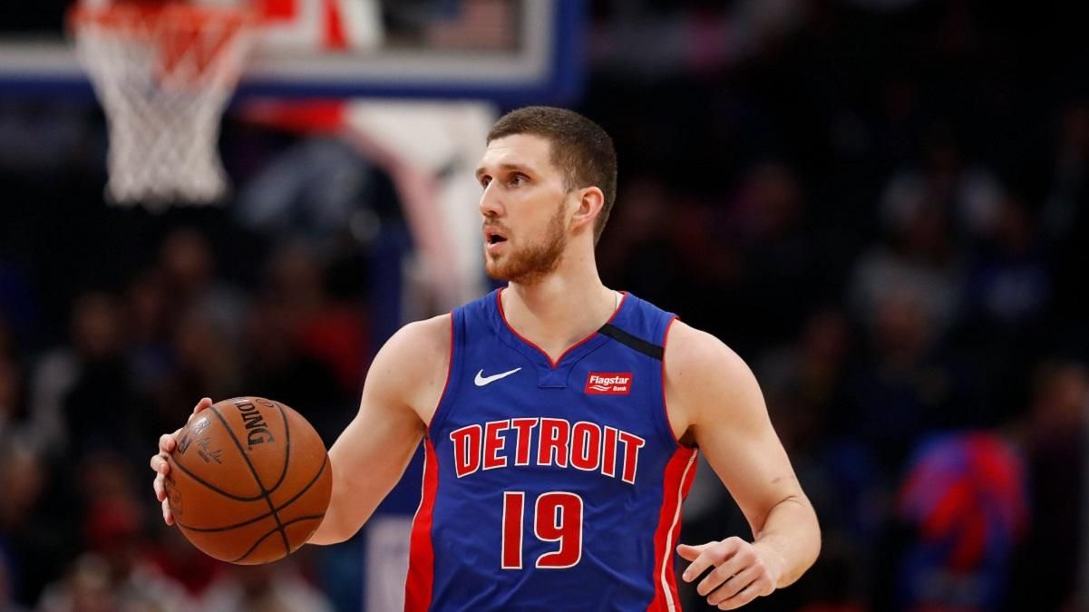 Баскетболист Михайлюк "разрывает" паркет на тренировке в Детройте: видео Баскетболист Михайлюк "разрывает" паркет на тренировке в Детройте: видео