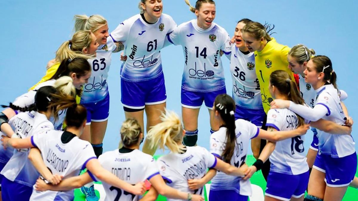 Російські гандболістки потрапили у гучний скандал на Євро-2020: передавали ложки з рота в рот Російські гандболістки потрапили у гучний скандал на Євро-2020: передавали ложки з рота в рот