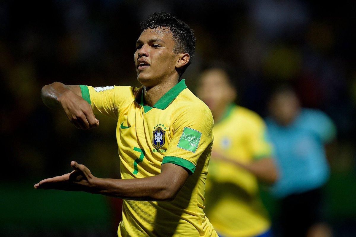 Шахтар може підписати 18-річного бразильця і побити трансферний рекорд Шахтар може підписати 18-річного бразильця і побити трансферний рекорд