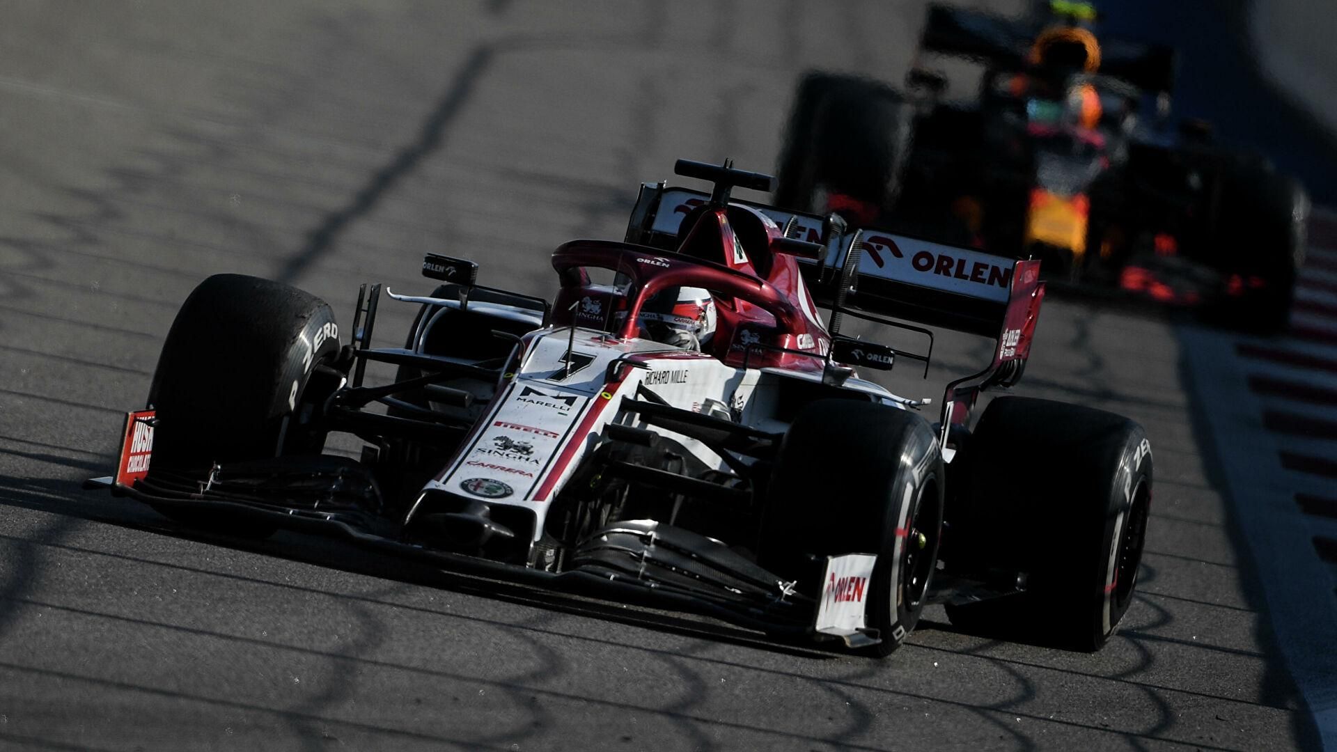 Райкконен забрав вогнегасник у маршала і почав гасити болід на гран-прі Абу-Дабі: відео Райкконен забрав вогнегасник у маршала і почав гасити болід на гран-прі Абу-Дабі: відео