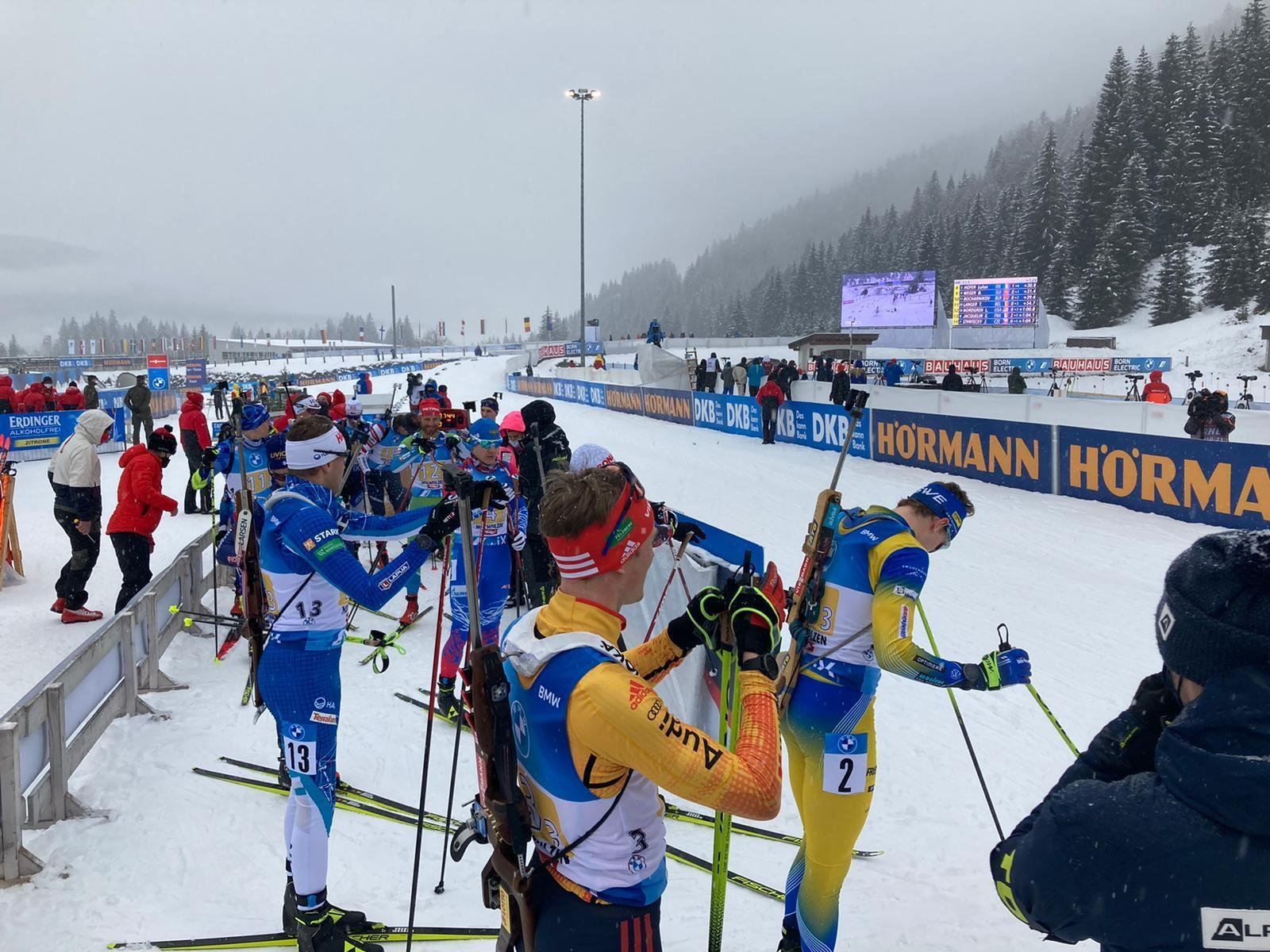 Україна фінішувала 13-ю в чоловічій естафеті, драматичний фініш Норвегії