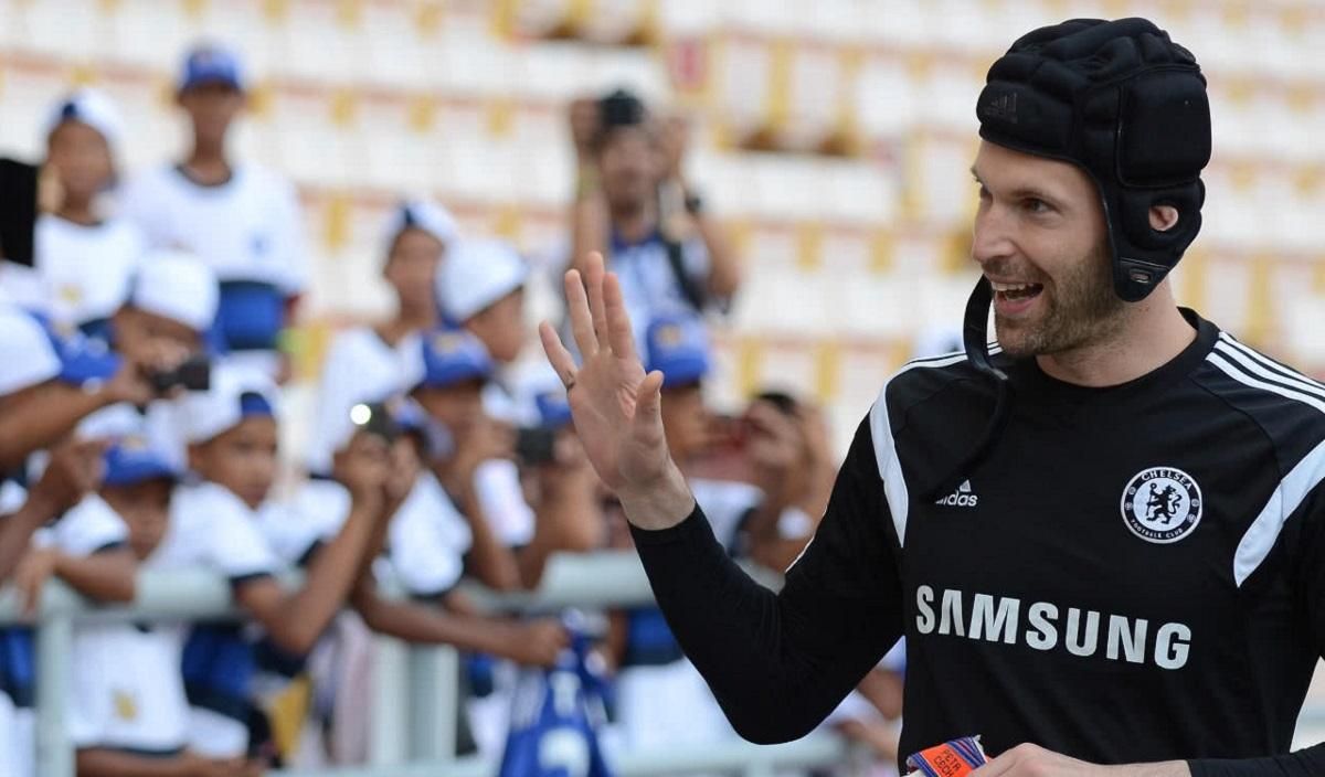 Легенда Челсі Чех знову став у ворота: голкіпер допоміг вирвати перемогу завдяки камбеку – відео Легенда Челсі Чех знову став у ворота: голкіпер допоміг вирвати перемогу завдяки камбеку – відео