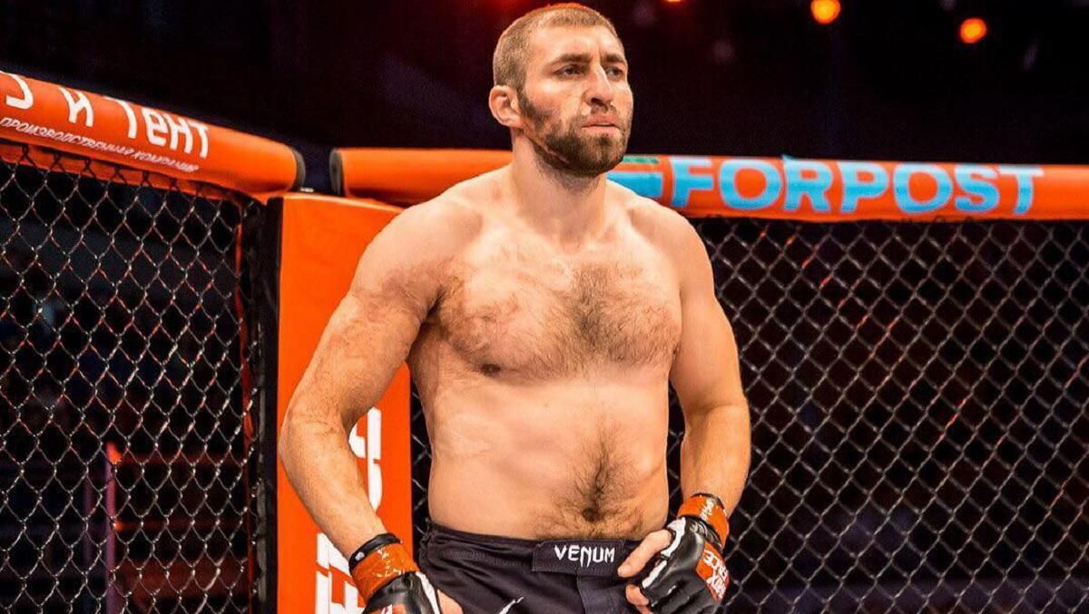 Левой в челюсть: украинский боец нокаутировал россиянина на турнире в Москве – видео Левой в челюсть: украинский боец нокаутировал россиянина на турнире в Москве – видео