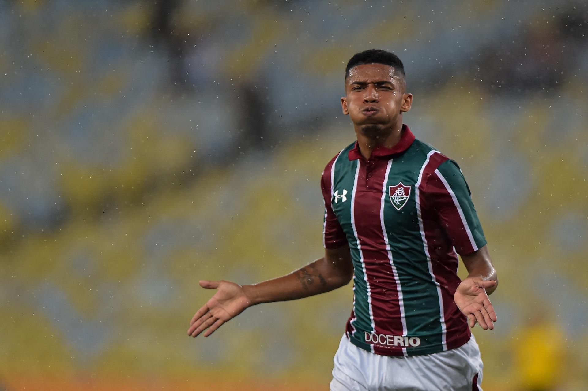 Динамо хочет подписать футболиста сборной Португалии Динамо хочет подписать футболиста сборной Португалии