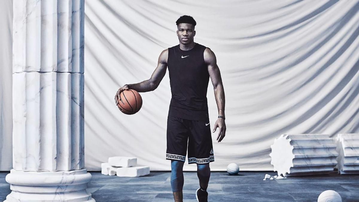 Яннис Адетокунбо подписал крупнейший контракт в истории НБА
Яннис Адетокунбо подписал крупнейший контракт в истории НБА