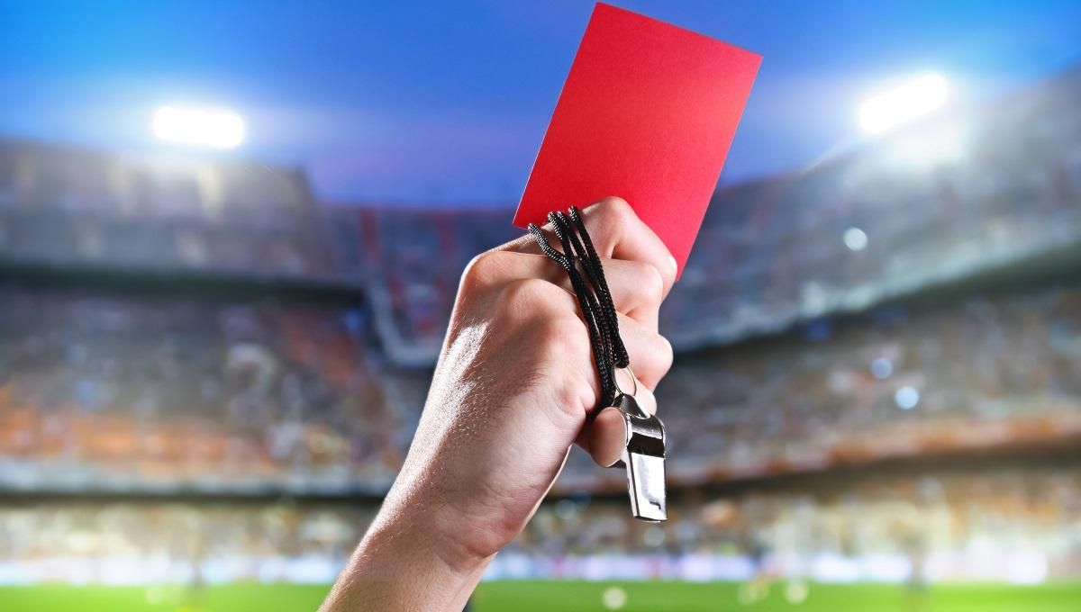 Двумя ногами в прыжке: в Бразилии матч завершился кровавой дракой игроков – видео Двумя ногами в прыжке: в Бразилии матч завершился кровавой дракой игроков – видео