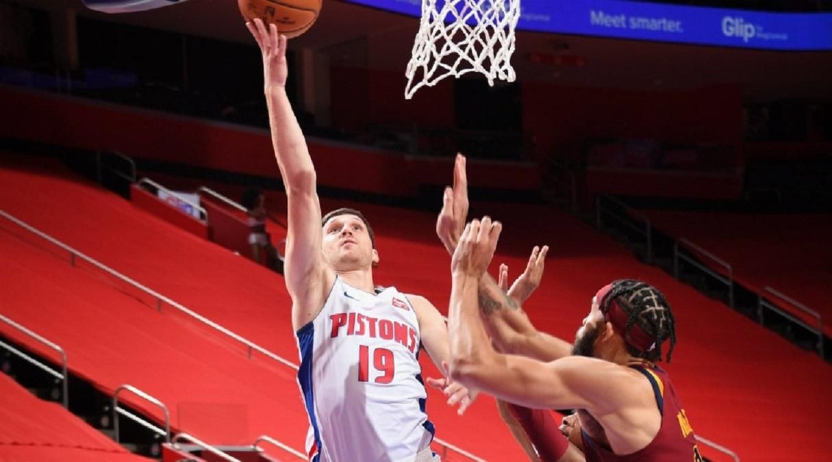 Украинец Михайлюк провел результативный матч в НБА :Детройт проиграл в двух овертаймах Украинец Михайлюк провел результативный матч в НБА :Детройт проиграл в двух овертаймах