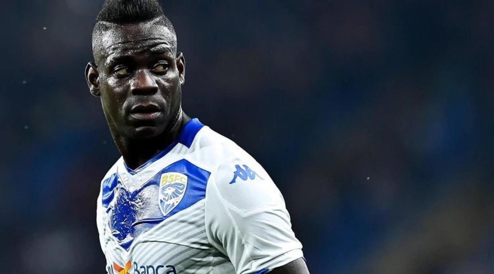 Звездный Балотелли первым же касанием забил дебютный гол за Монцу: видео Звездный Балотелли первым же касанием забил дебютный гол за Монцу: видео