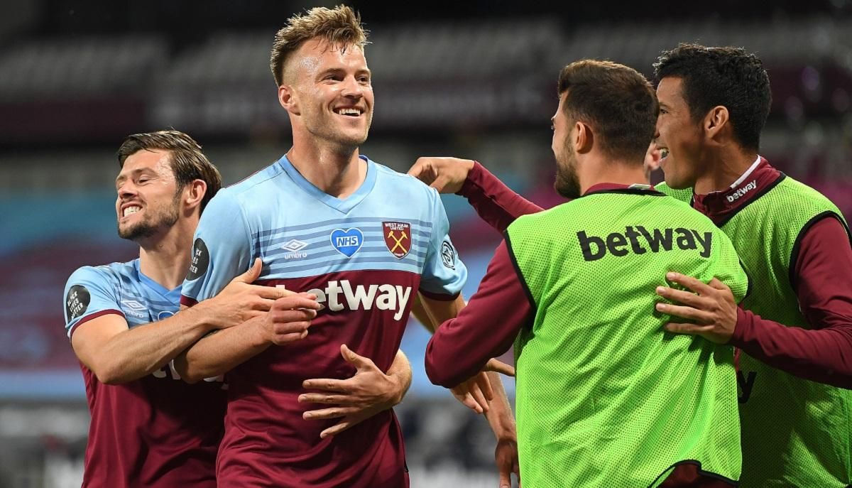 Претендент на лучший гол года: как роскошный удар Ярмоленко вырвал победу у Челси – видео Претендент на лучший гол года: как роскошный удар Ярмоленко вырвал победу у Челси – видео