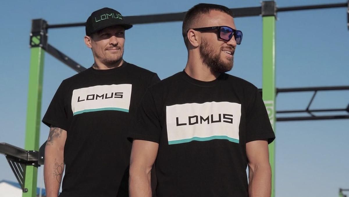 Поздравление Александра Усика и Василия Ломаченко с Новым годом: видео Поздравление Александра Усика и Василия Ломаченко с Новым годом: видео