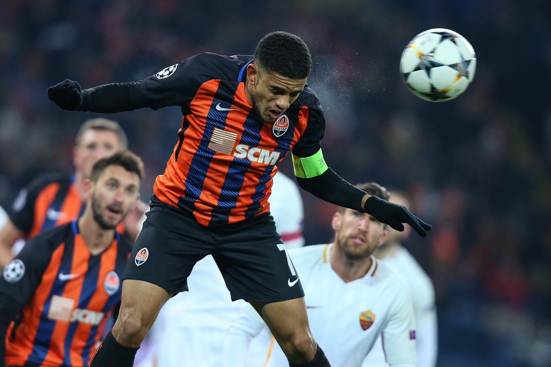 Футболист Шахтера Тайсон будет иметь меньшую зарплату в Интернасьонале Футболист Шахтера Тайсон будет иметь меньшую зарплату в Интернасьонале