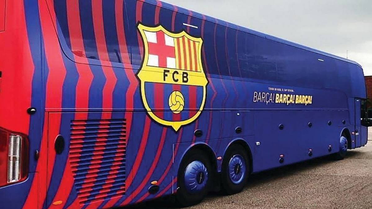 Барселона відправилася на матч з Уескою на автобусі, щоб зекономити 30 тисяч євро