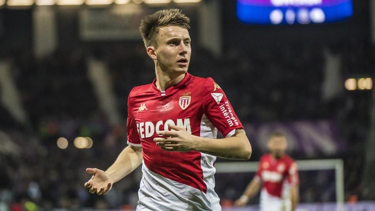 Як у російського футболіста взяли інтерв'ю за допомогою банана: кумедне відео Як у російського футболіста взяли інтерв'ю за допомогою банана: кумедне відео