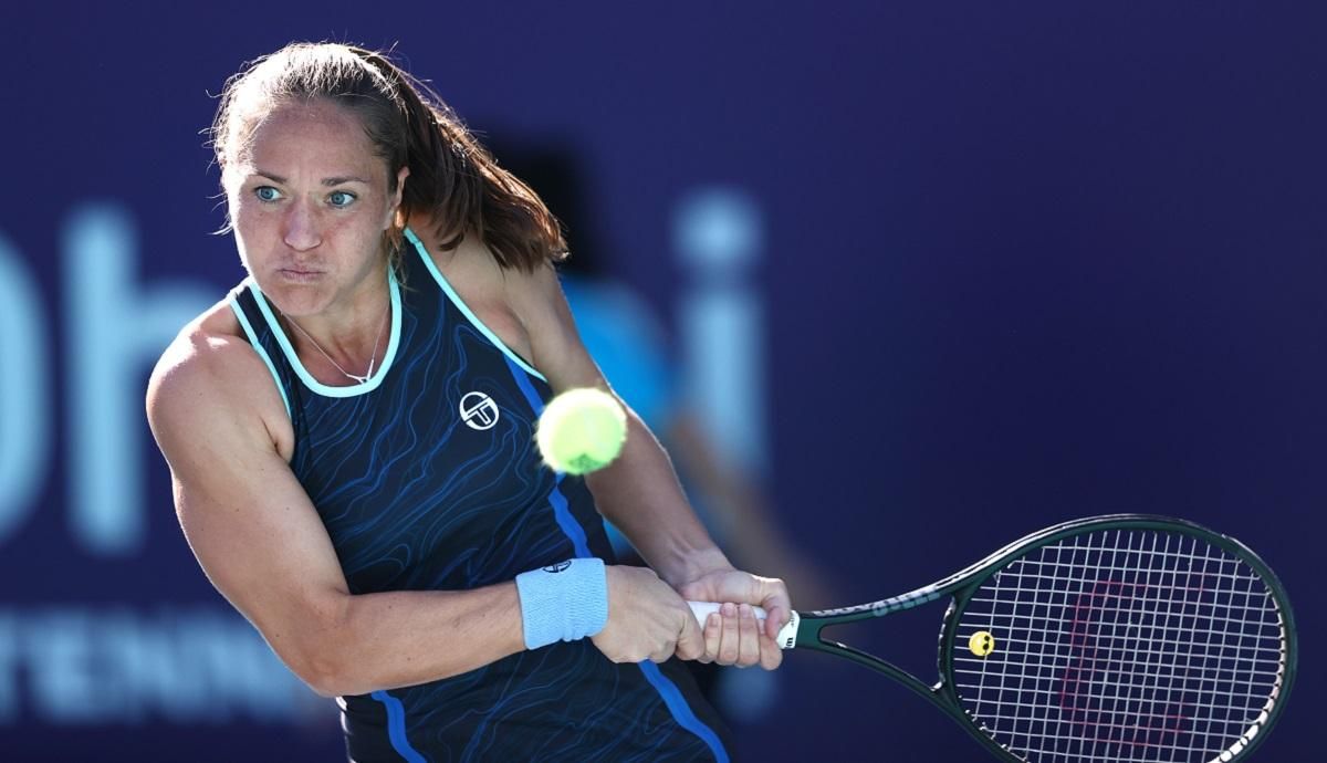 Бондаренко обидно уступила Жабер в 1/16 финала турнира в Абу-Даби Бондаренко обидно уступила Жабер в 1/16 финала турнира в Абу-Даби