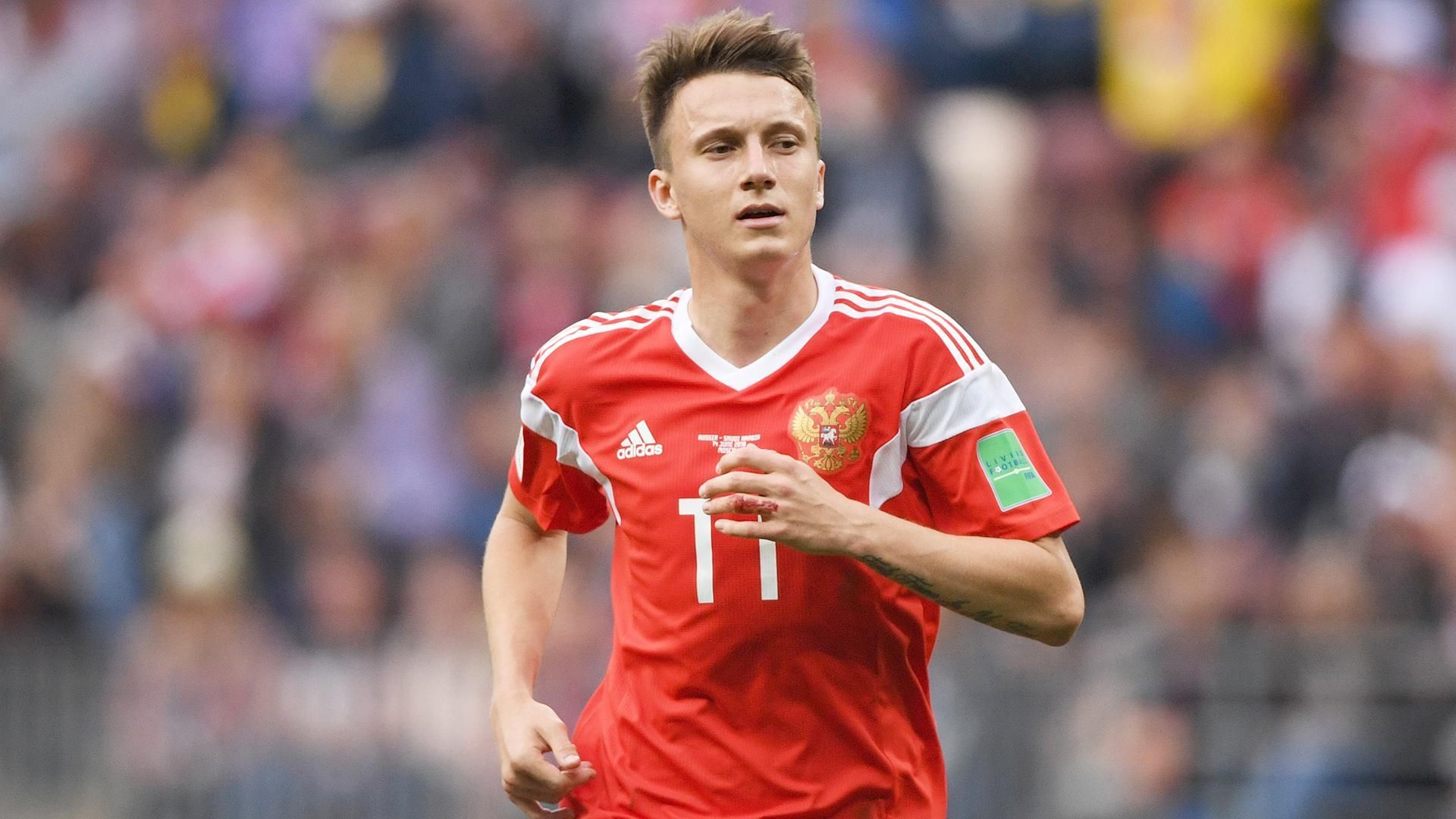 Футболіст збірної Росії помилково викинув 2 мільйони рублів Футболіст збірної Росії помилково викинув 2 мільйони рублів