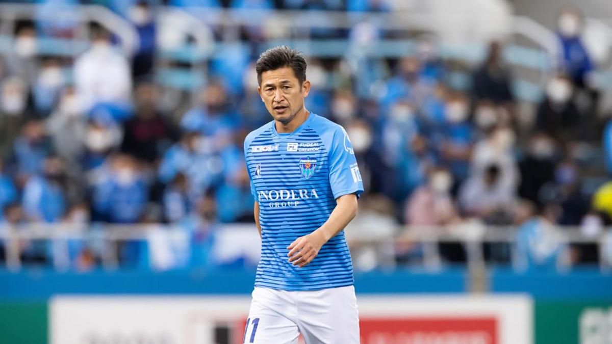 53-летний футболист Кадзуеси Миура подписал новый контракт с клубом Йокогама